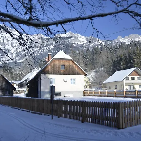 بيت للعطل Haus Rosina أدمونت