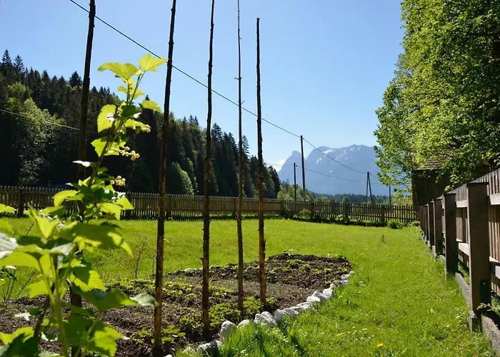 Haus Rosina 度假居 *